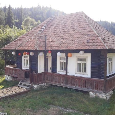 La Malu' Bistritei - Casutele Valea Stanii Hotel Kültér fotó